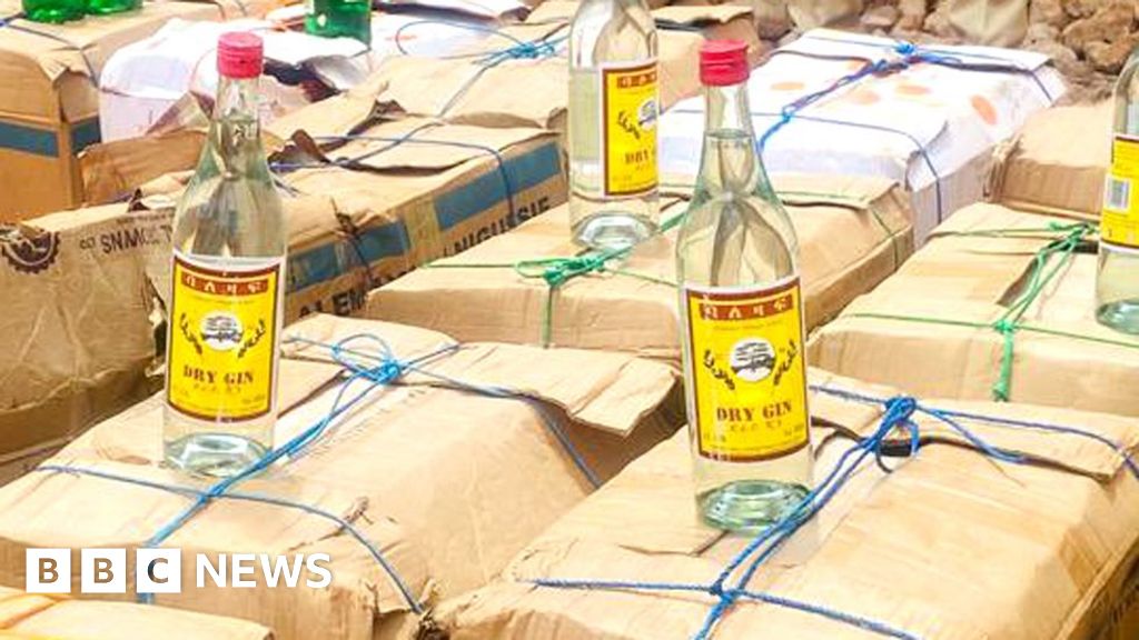 Risking death to smuggle alcohol past Somali Islamists