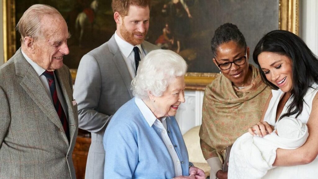 Royal baby : l’attendrissante photo d’Archie et de la reine Elizabeth II