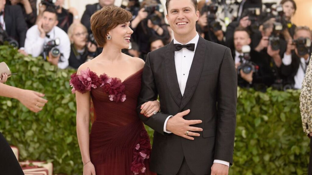 Scarlett Johansson s’est fiancée avec Colin Jost