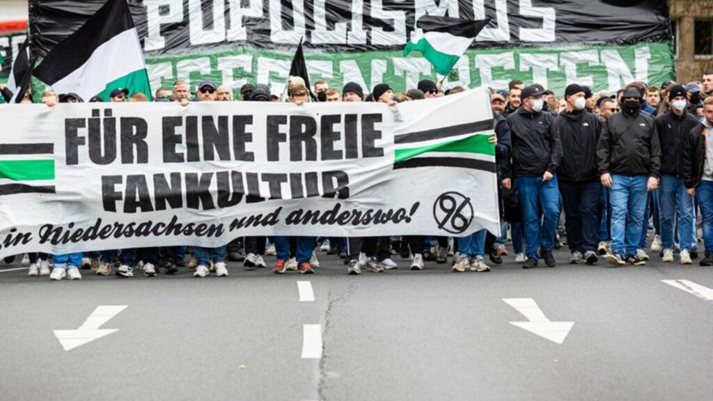 Thema, aber nicht Teilnehmer: Fans kritisieren, dass sie beim Sicherheitsgipfel in München nicht dabei sind. Foto: Moritz Franke