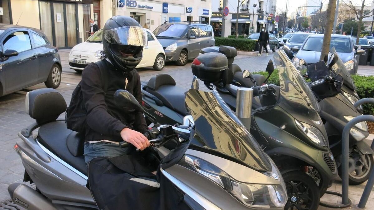 Stationnement payant des motos et des scooters : Vincennes et Charenton, des exemples pour Paris ?