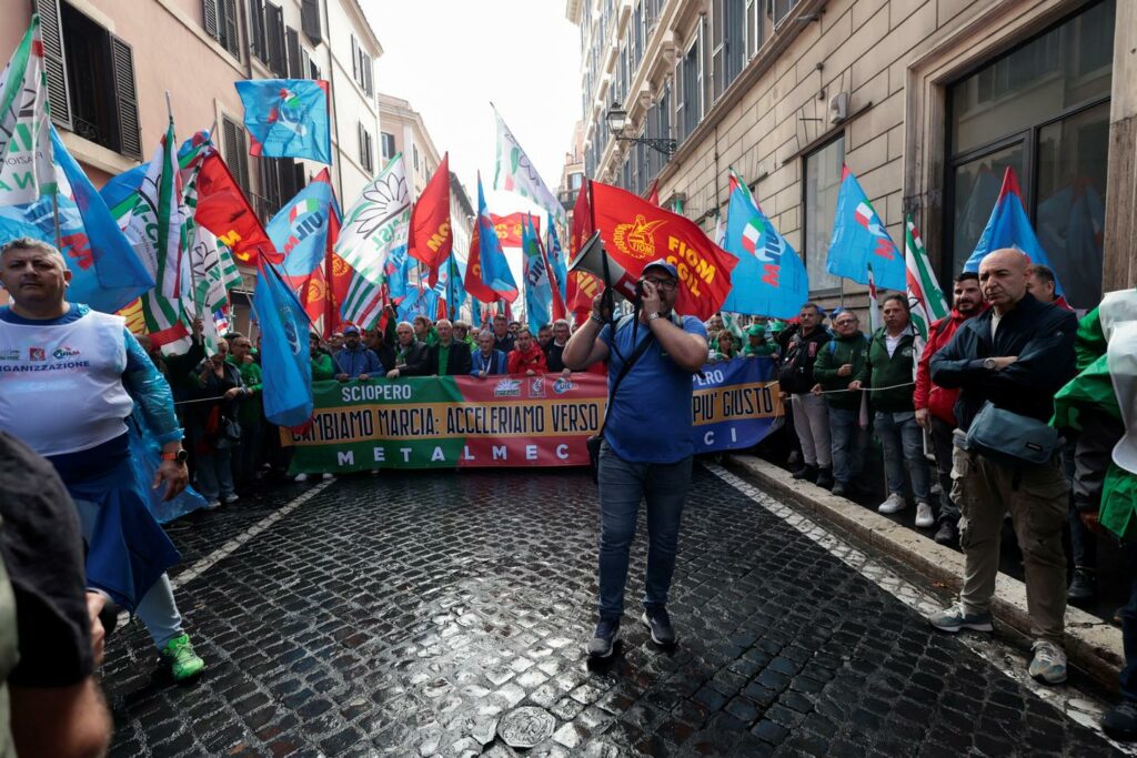 Stellantis : une grève « historique » contre la chute de la production en Italie