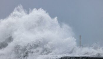 Taïwan se barricade à l’approche du typhon Kong-rey