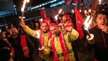 Tarifverhandlungen: Stimmung bei Warnstreiks der IG Metall ist "explosiv"