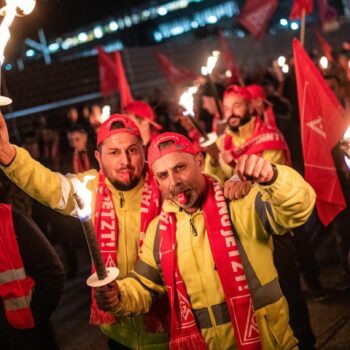 Tarifverhandlungen: Stimmung bei Warnstreiks der IG Metall ist "explosiv"