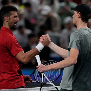 Tennis : Jannik Sinner bat Novak Djokovic en finale du Masters 1000 de Shanghaï