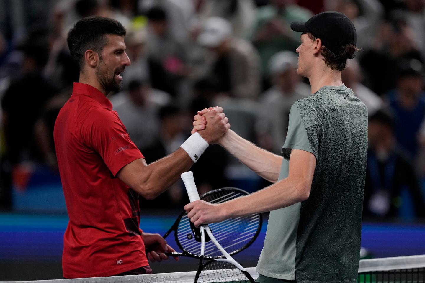 Tennis : Jannik Sinner bat Novak Djokovic en finale du Masters 1000 de Shanghaï