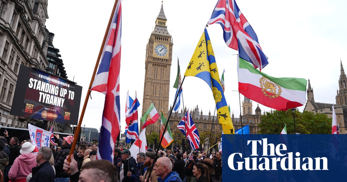 Thousands of Tommy Robinson supporters gather in central London