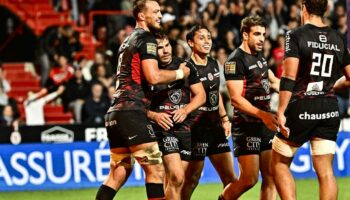 Top 14 : Dupont voit triple pour son retour, Toulouse déroule contre Clermont