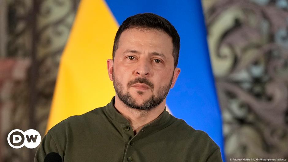 Ukraine updates: Zelenskyy to meet with Scholz, Pope Francis