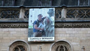 Un an après l'attentat: Arras rend hommage à Dominique Bernard par les arts