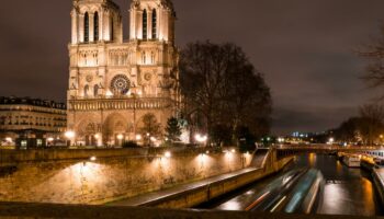 Un billet d’entrée à 5 euros pour accéder à Notre-Dame permettrait-il vraiment de «sauver toutes les églises de France» ?