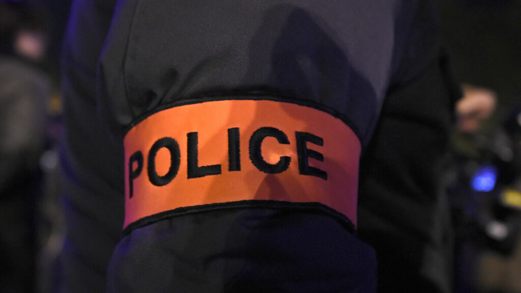 Val-de-Marne : un homme dans le coma et trois arrestations après une rixe à la machette