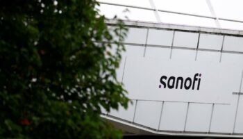 Vente du Doliprane : Sanofi confirme « finaliser » les discussions avec le fonds américain, malgré la nouvelle offre du français PAI Partners