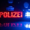 In der Dunkelheit des frühen Morgens rücken Polizisten in Bad Kreuznach aus, um nach einer Unfallserie einen jungen Autofahrer v