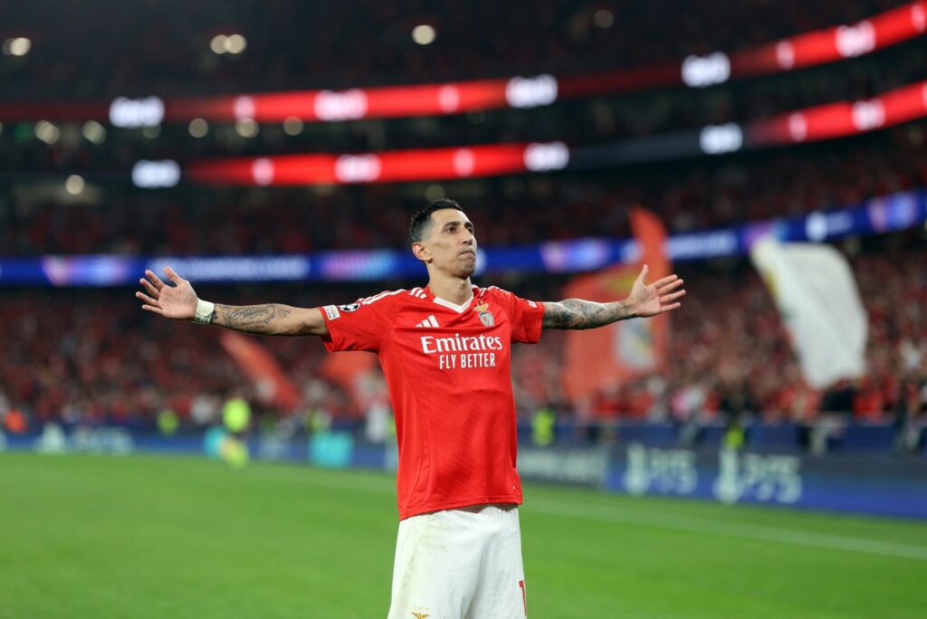 Vidéo: La volée sublime de Di Maria avec Benfica