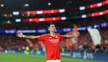 Vidéo: La volée sublime de Di Maria avec Benfica