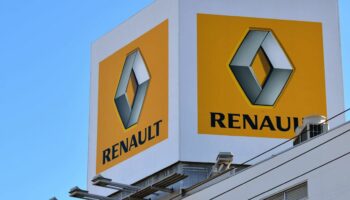 Voiture électrique : le directeur de Renault convaincu qu’il ne faut « pas lâcher »