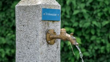 Der Bund Naturschutz will beim Wassercent keine Ausnahmen für Unternehmen. (Symbolbild). Foto: Daniel Vogl/dpa