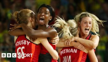 England's netballers celebrate winning gold at the 2018 Commonwealth Games