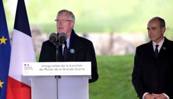 11 Novembre: reprenant le flambeau du mémoriel, Barnier appelle au «sursaut collectif»