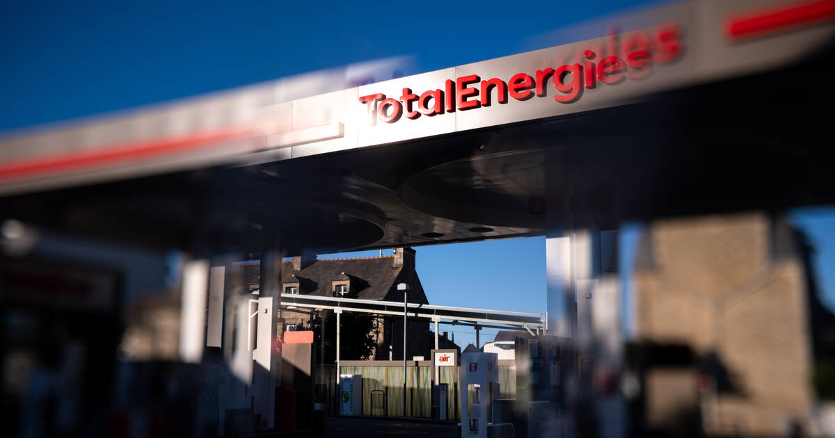 TotalEnergies voit ses profits s’effondrer mais soigne encore et toujours ses actionnaires