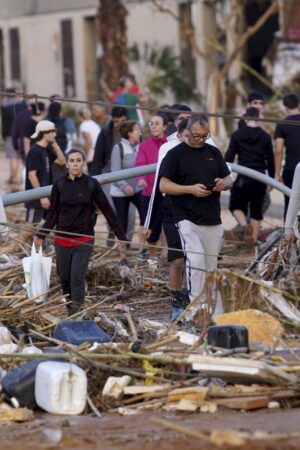 Inondations en Espagne : les recherches des disparus se poursuivent, au moins 95 morts