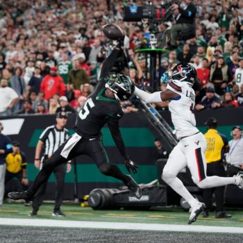 New York Jets end losing run with victory over Houston Texans