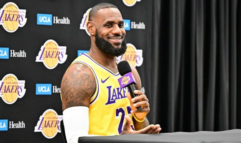 Présidentielle américaine : la star du basket LeBron James appelle à voter Kamala Harris