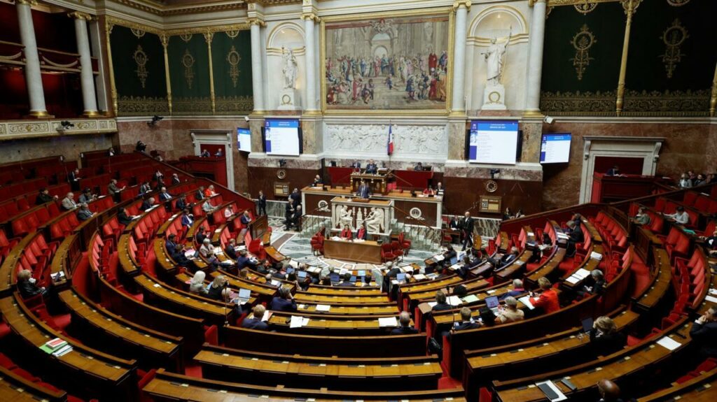 À l’Assemblée nationale, une majorité fantôme pour soutenir le gouvernement Barnier