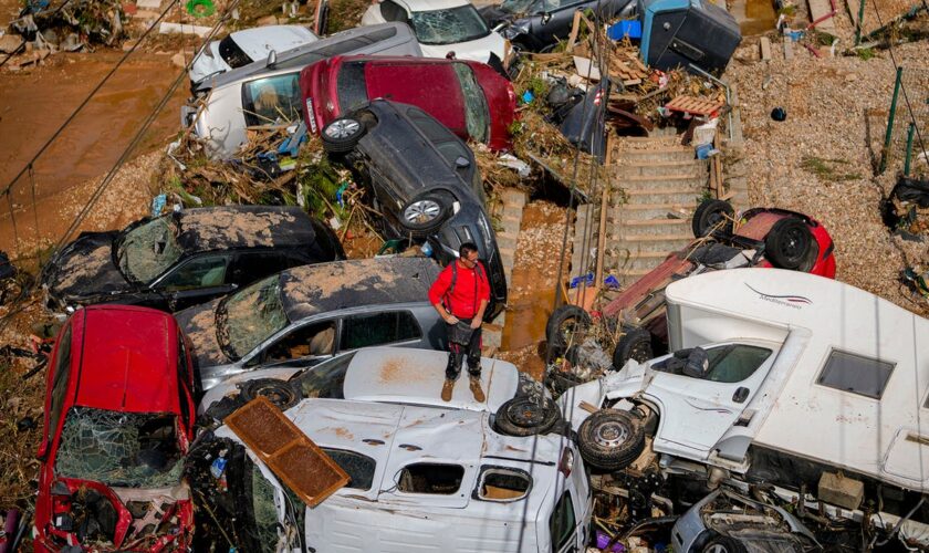 Spain floods latest: New red alert as death toll passes 150 and residents warned to brace for more fatalities