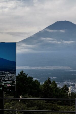 Le mont Fuji sans neige le 1er novembre, une première depuis le début des relevés il y a 130 ans