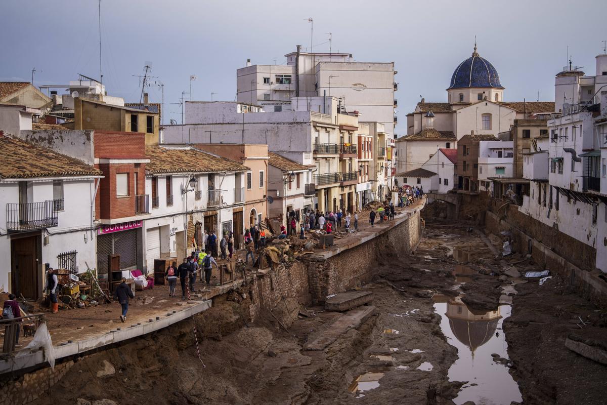 Inondations en Espagne : le bilan monte à 205 morts, principalement dans la région de Valence