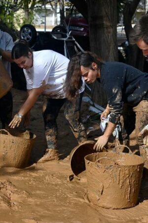 Inondations meurtrières en Espagne : l’heure est à l’“unité face au grand chaos”