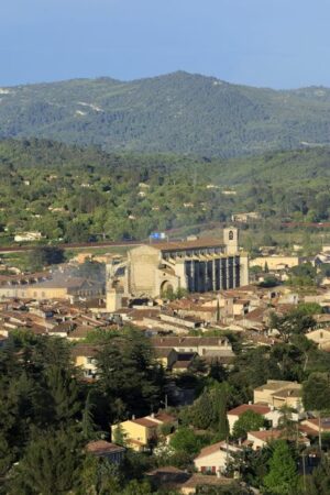 Ce que l'on sait sur le corps découvert dans le coffre d'une voiture à Saint-Maximin-la-Sainte-Baume