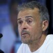 Ligue 1 : Luis Enrique "condamne" les chants homophobes mais regrette que les sanctions ne visent "que le PSG"