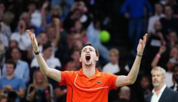 Masters 1000 de Paris-Bercy : Ugo Humbert rejoint Alexander Zverev et Holger Rune dans le dernier carré