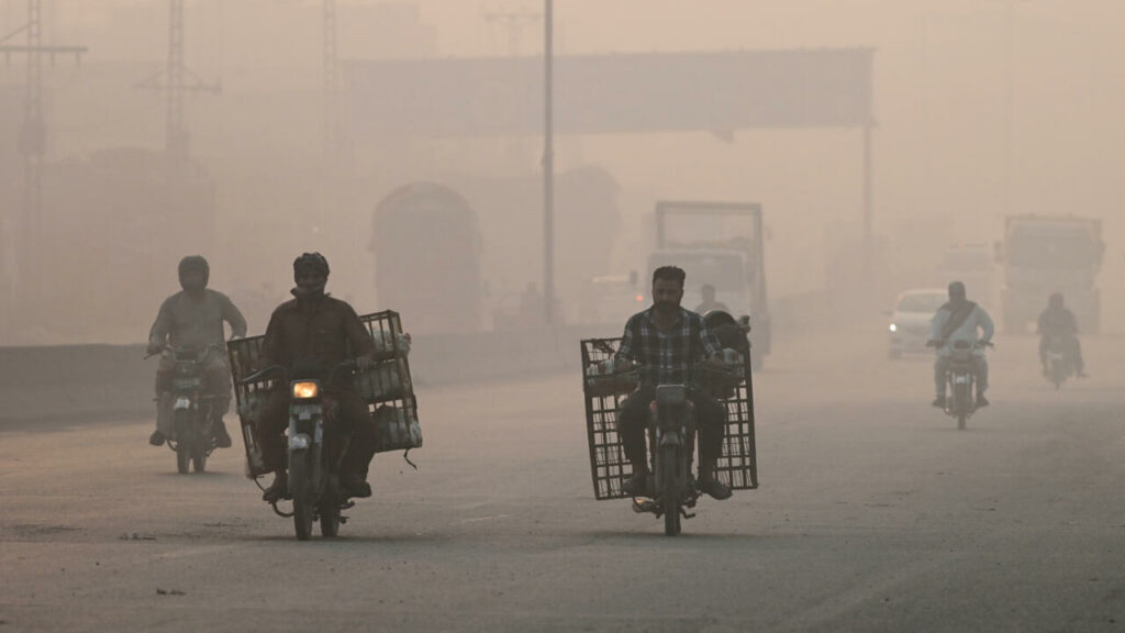 Pakistan : record de pollution à Lahore, plus de 40 fois supérieur au niveau acceptable de l'OMS