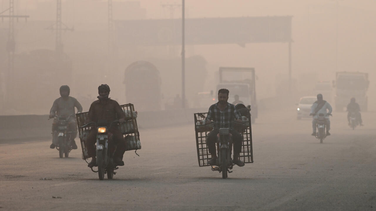 Pakistan : record de pollution à Lahore, plus de 40 fois supérieur au niveau acceptable de l'OMS