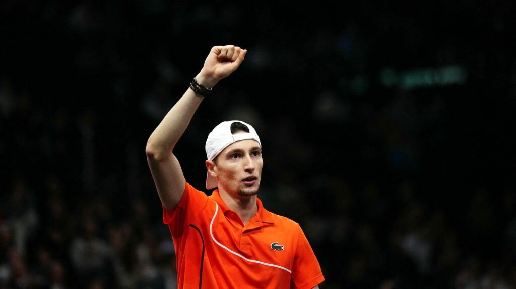 Masters 1000 de Paris-Bercy : Ugo Humbert s'offre sa première finale en carrière après avoir renversé Karen Khachanov