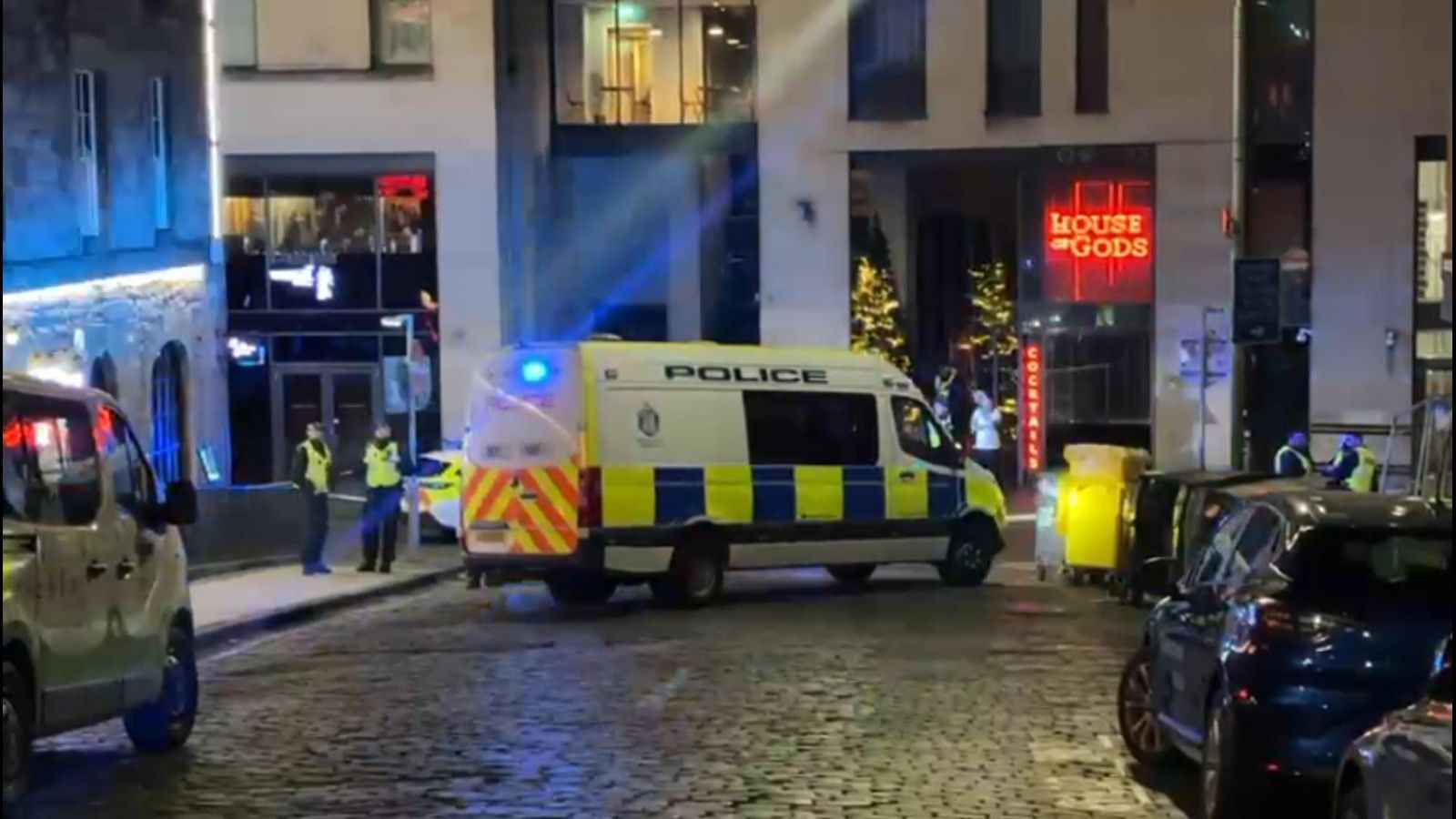 Police close roads around Cowgate in Edinburgh after incident