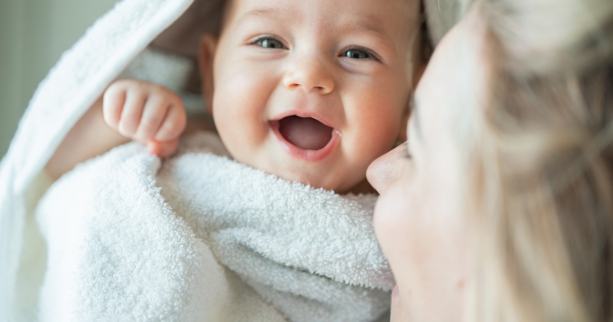 photo bébé avec sa mère