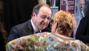 « La vraie question, c’est “Y a-t-il quelqu’un d’autre ?” » : François Hollande, l’ancien président revenu dans le jeu