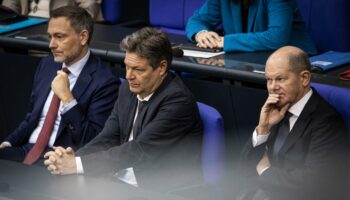 Bundesregierung: Scholz, Lindner und Habeck beraten über Koalitionskrise