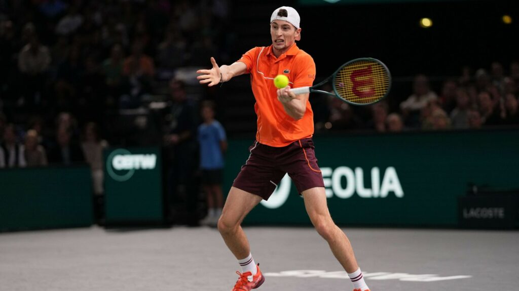 Masters 1000 de Paris-Bercy : Ugo Humbert échoue en finale face à Alexander Zverev qui décroche son premier titre parisien