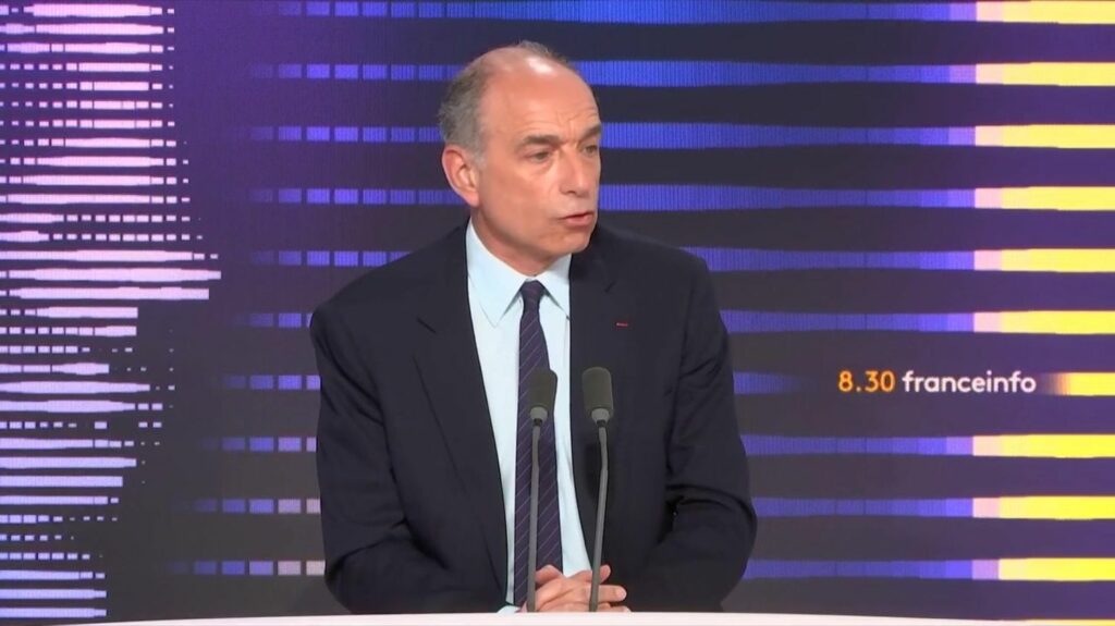 Impôts locaux : Jean-François Copé dénonce "une vaste hypocrisie" après la proposition d'instaurer une "participation" aux "usages de la ville"