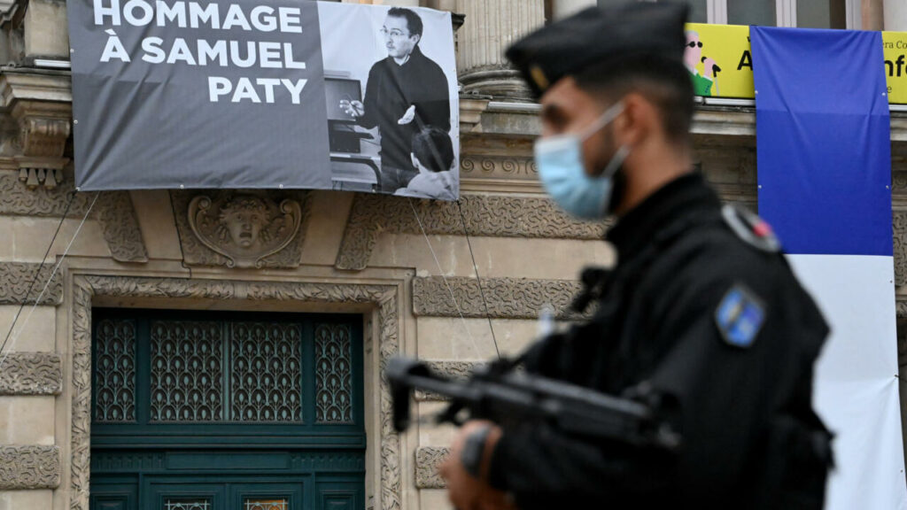 Assassinat de Samuel Paty : le procès de huit accusés s'ouvre à Paris