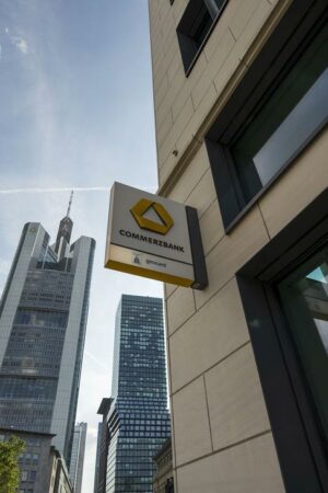 Finanzbranche: Commerzbank kauft für 600 Millionen Euro eigene Aktien