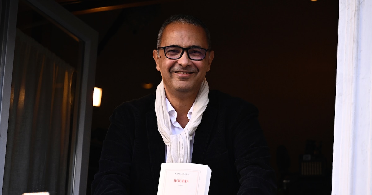 L'écrivain Kamel Daoud, lauréat du prix Goncourt pour son roman "Houris", au restaurant Drouant à Paris, le 4 novembre 2024