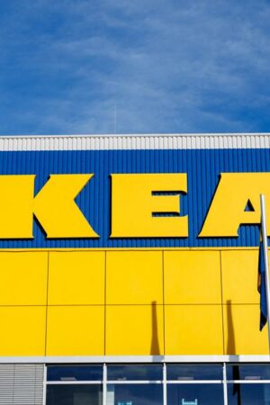 Ikea veut indemniser d’anciens détenus forcés à travailler pour sa filiale est-allemande